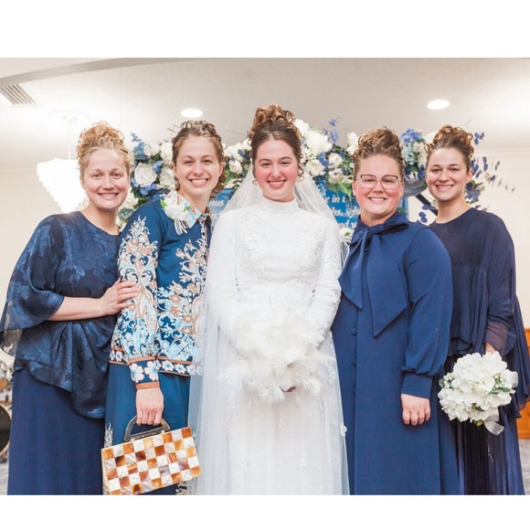 Meet Your Posher - Picture 3 of 3